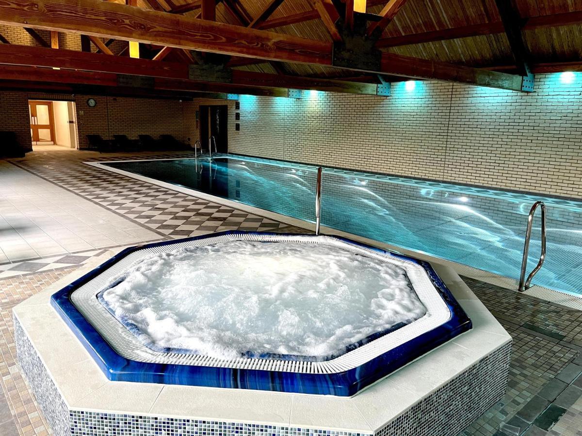 Oak Boutique Lodge Includes Hot Tub Air Con & Dog York Exterior photo